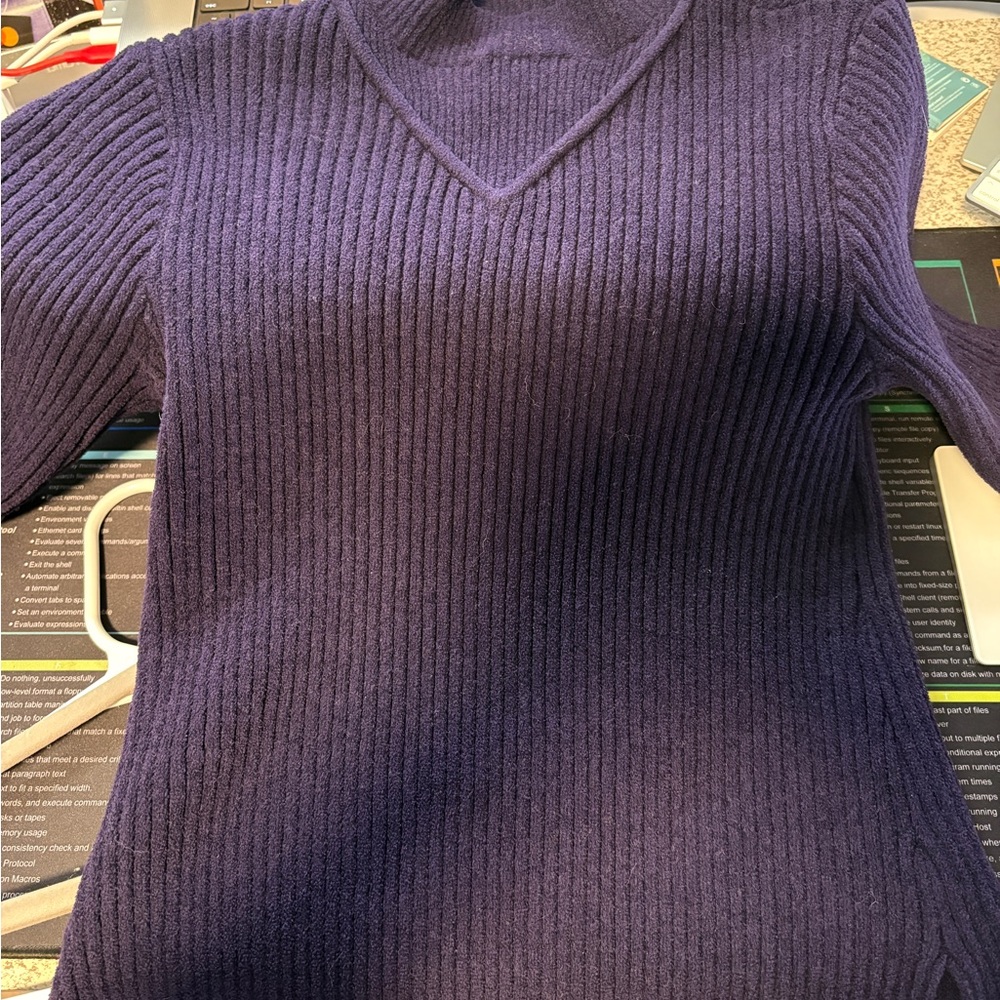Classic Purple V-Neck Ribbed Short Sleeve Sweater